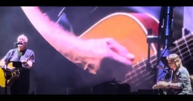 Pink Floyd’s David Gilmour kicked off his tour in Rome, Italy Sept 27 – video posted