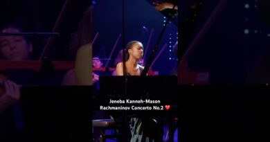 Jeneba Kanneh-Mason plays #Rachmaninov Piano Concerto No.2 😍