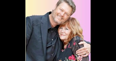 Country Music Stars Love Their Mamas !