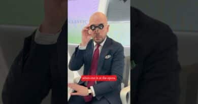 Pass the binoculars… 👓